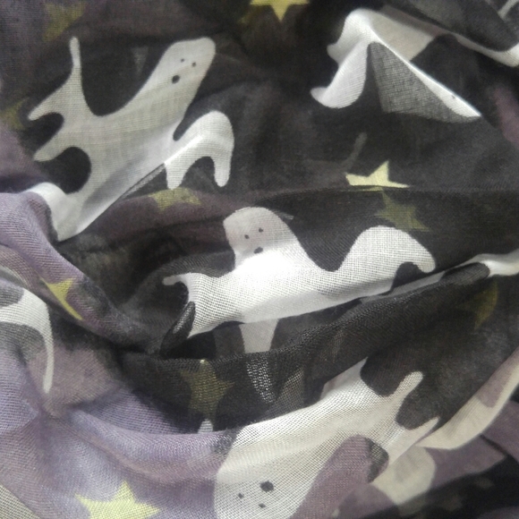 Ghost Infinity Scarf - Picture 3 of 4